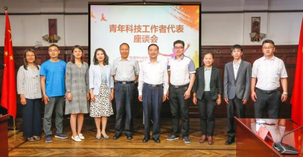 市科协召开青年科技工作者代表座谈会