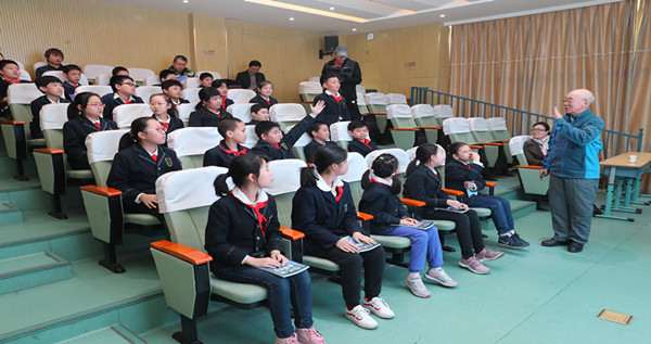 天津市青少年科技中心党支部走进河西区平山道小学开展专题调研